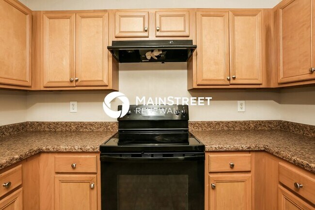 Building Photo - 3 Bedroom Pet-Friendly Home in Atlanta, GA with Main Street Renewal