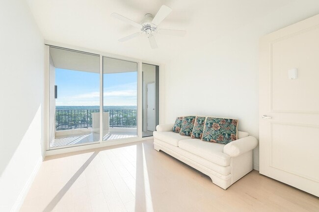 Building Photo - 800 Ocean Dr
