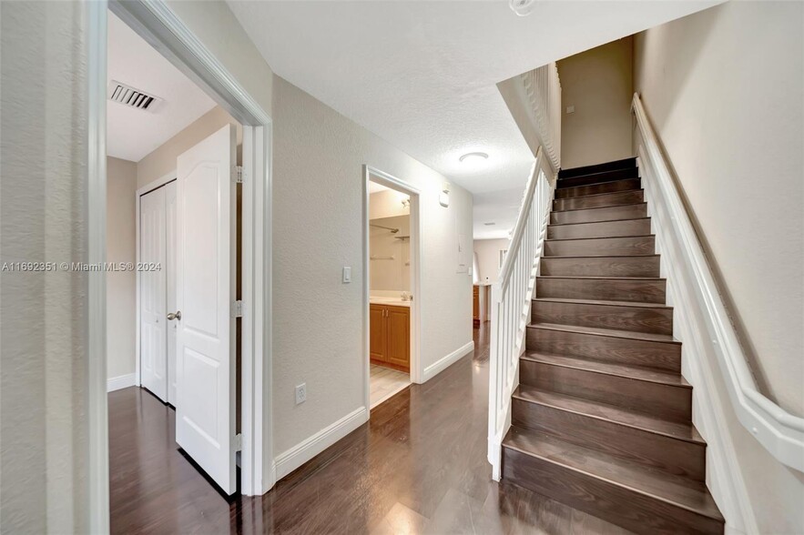 Building Photo - 3175 SW 129th Ter