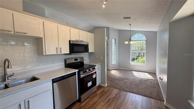 Building Photo - 310 Sunvista Ct