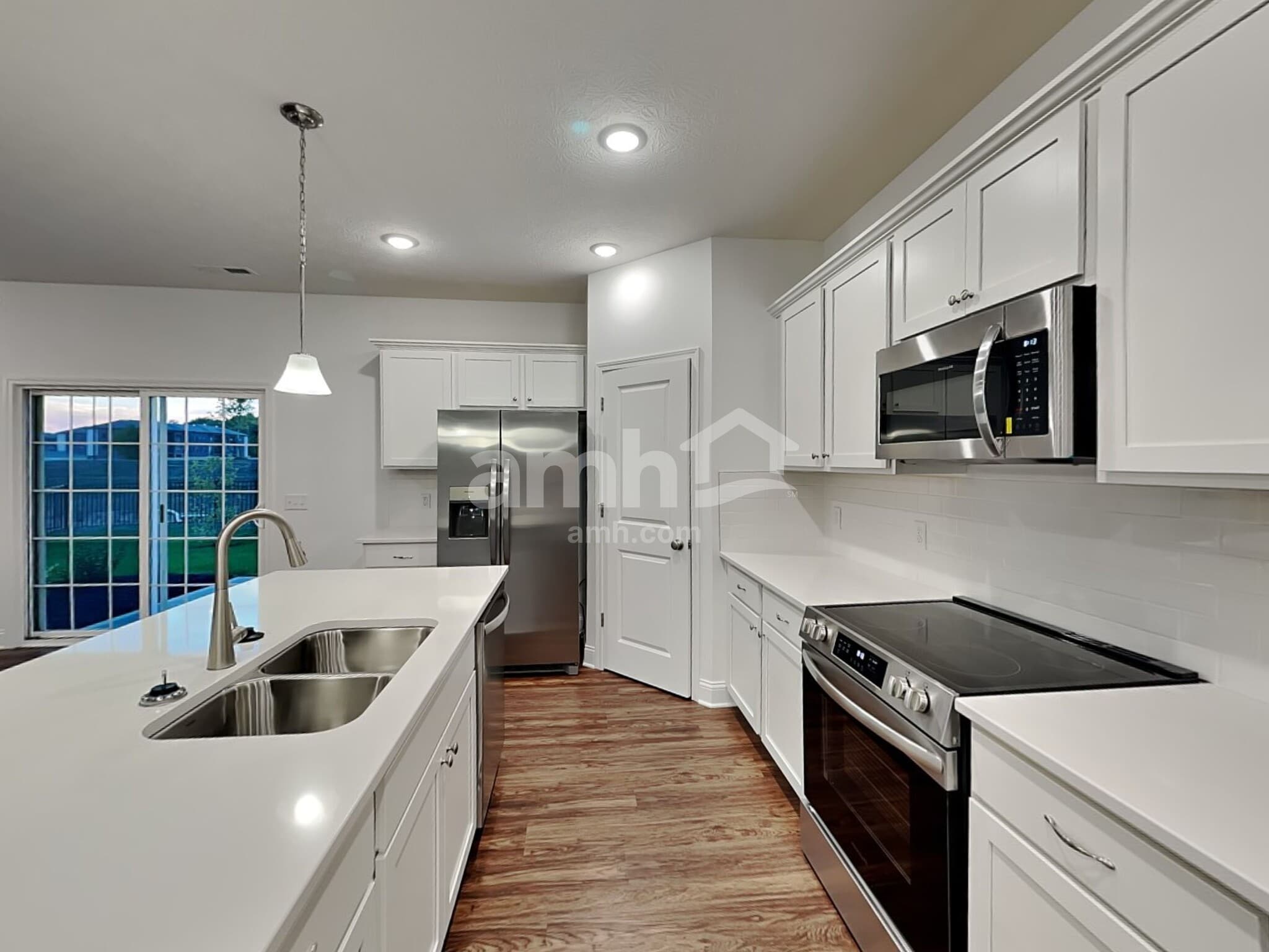 Building Photo - 1044 Castor Dr