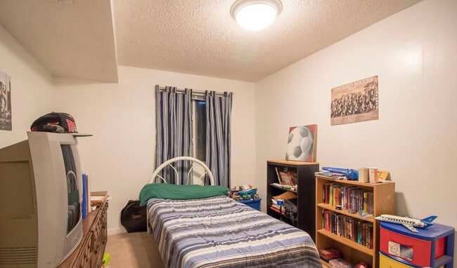 Building Photo - 101 Pine Ridge Plz