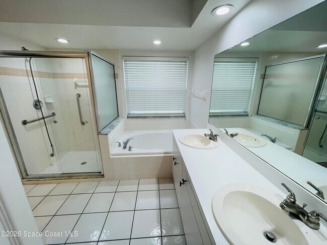 Building Photo - 8043 Bracken Ln