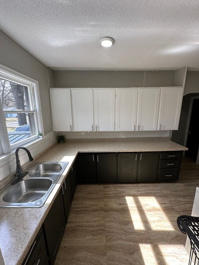 Building Photo - 3 Bedroom, 1 Bathroom Home for Rent in Evansdale, Ia