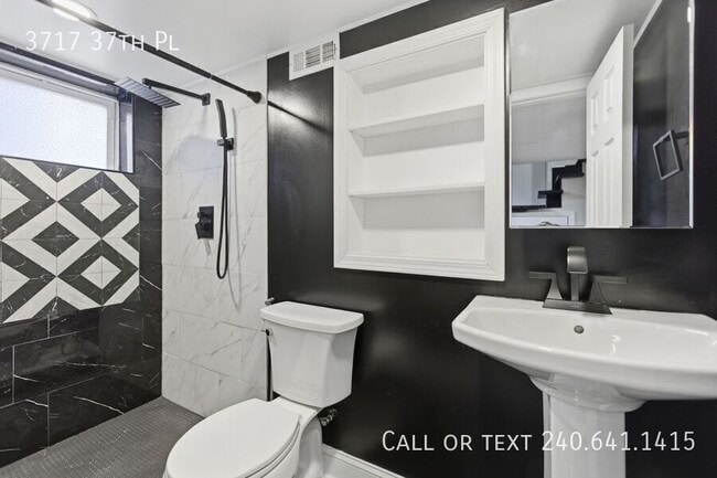 Building Photo - 3717 37th Pl