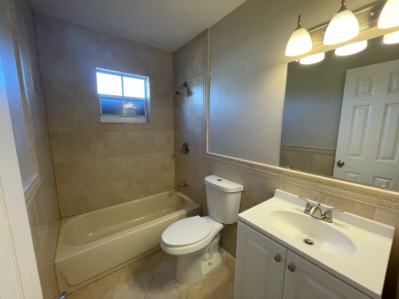 Building Photo - 9140 SW 169th Terrace