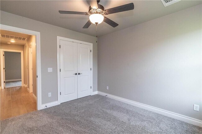 Building Photo - Gorgeous 4 bed 3 bath home in East Edmond-...