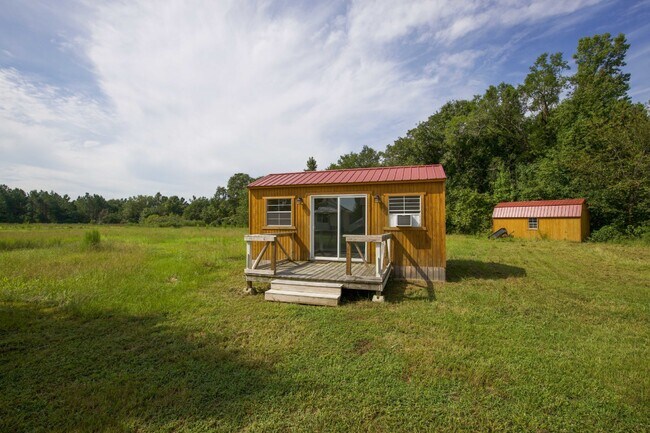 Building Photo - "Charming 3-Bedroom Home with 2 Full Bathrooms in Vass, NC - Spacious and Comfortable Country Liv...