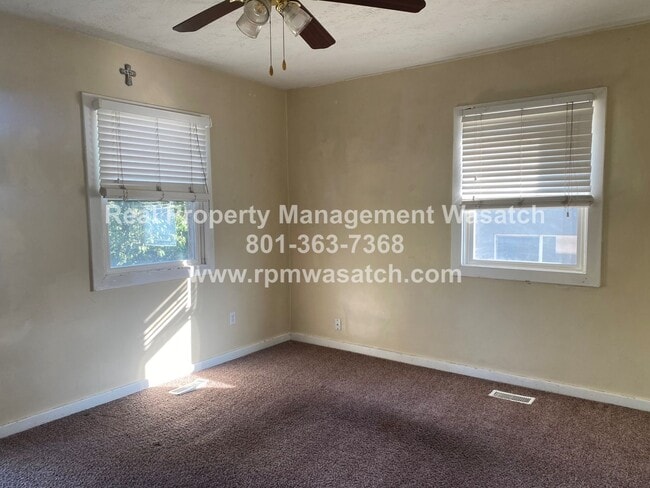 Building Photo - Come See This 4 Bedroom 1.5 bathroom single family home!!