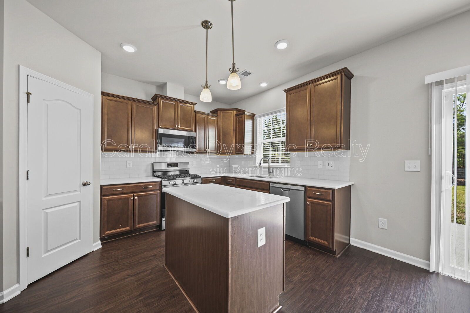 Building Photo - 15108 Evergreen House Dr