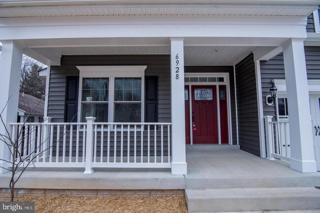 Building Photo - 6928 Regent Ln