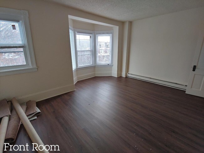 Building Photo - 206 S Ann St