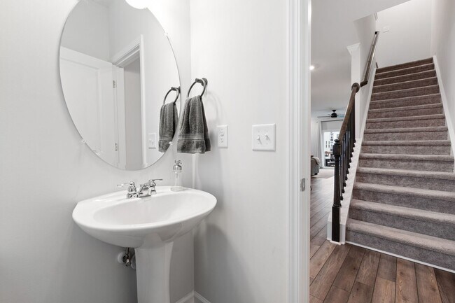 Building Photo - Modern 3-Bedroom Townhome in Magnolia Trace!