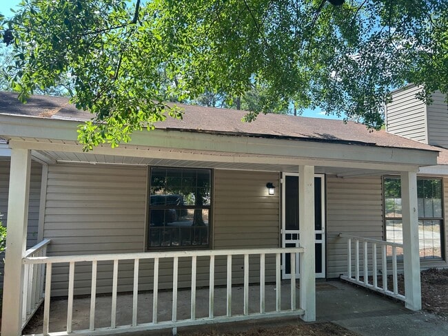 Building Photo - 528 Wessinger St