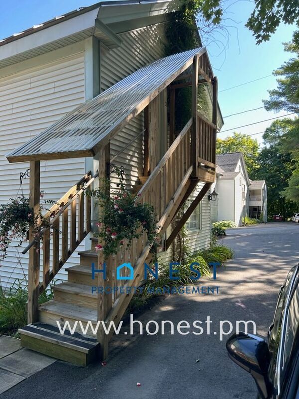 Building Photo - 5 Sheldon St