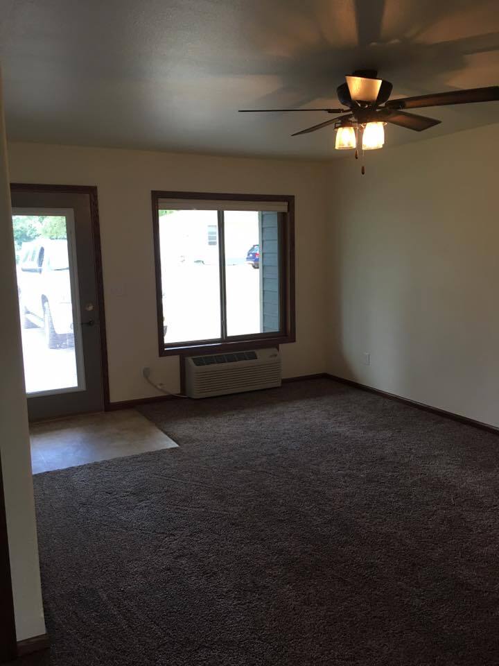 Building Photo - 208 E 2nd Ave