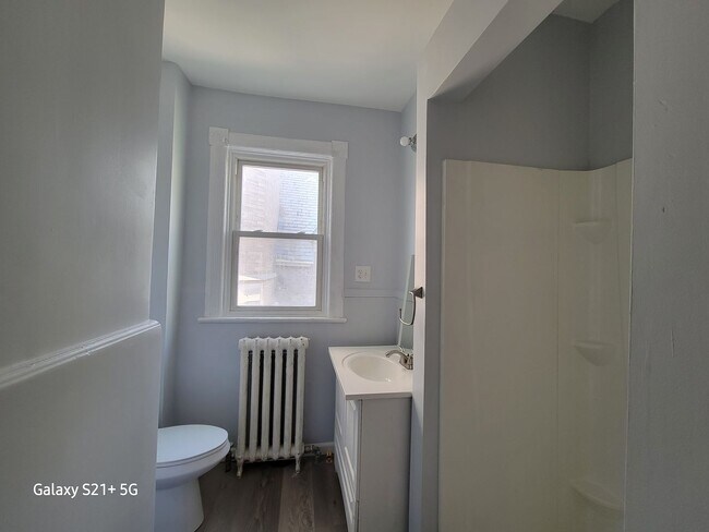 Building Photo - 1324 1st Ave