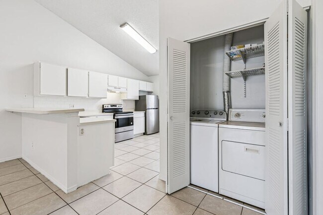 Building Photo - Spacious and Affordable 2/2 Condo In Lancelot at Winter Park