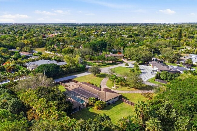 Building Photo - 9890 SW 138th St