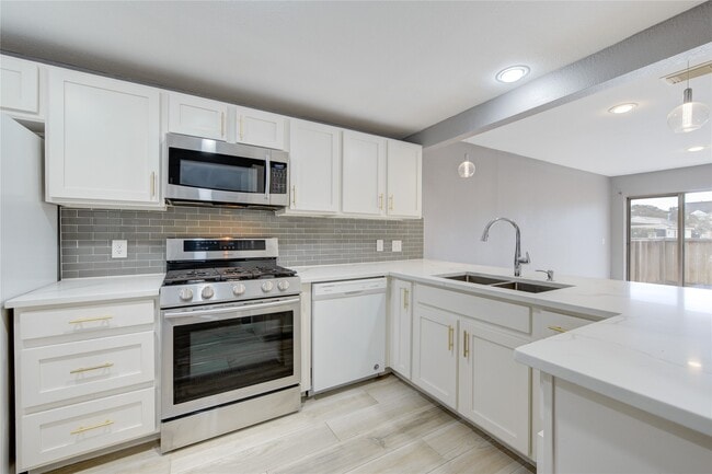 Building Photo - 2810 Grants Lake Blvd