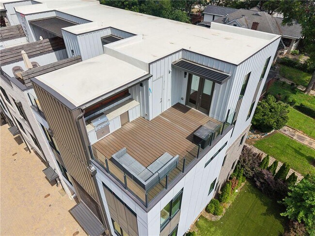 Building Photo - 102 Cityview Ct NE