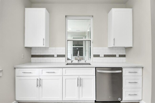 Building Photo - 4228 Bellfort Ave