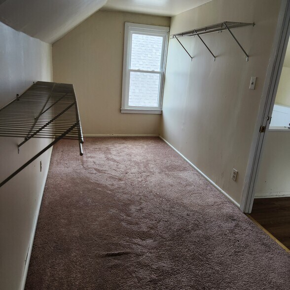 Building Photo - 896 Delia Ave