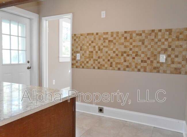 Building Photo - 22 Ridgeway Dr