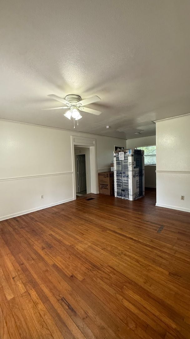Building Photo - 4/2 House on Atkamire Drive, large yard! A...
