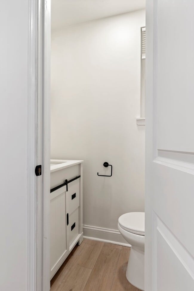 Building Photo - 1638 Latona St