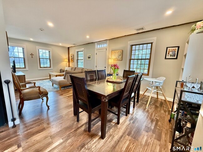 Building Photo - 4 Main St S