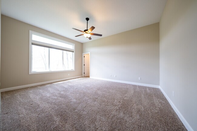 Building Photo - 9352 Wilderness Cove