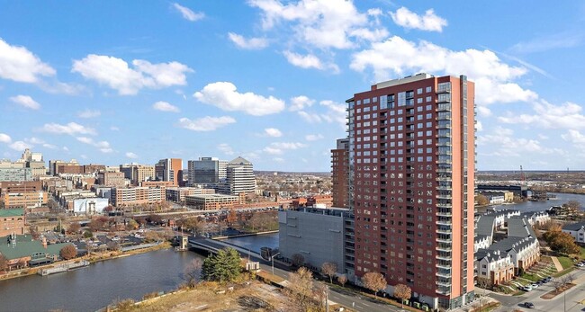 Building Photo - River Tower @ Christina Landing