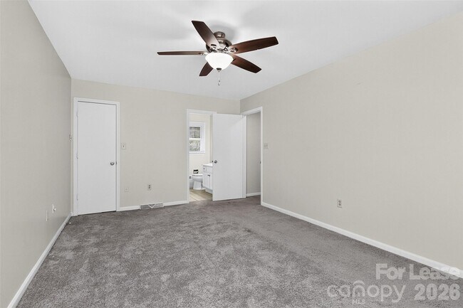 Building Photo - 4307 Saxonbury Way