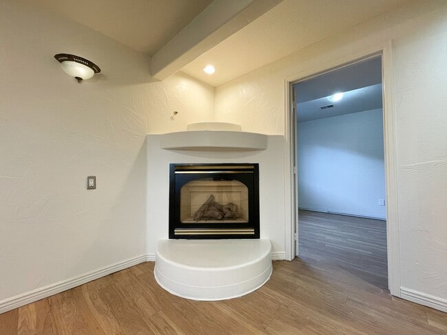 Building Photo - Renovated 3 bedroom 2 bathroom home in quiet Arvada neighborhood!