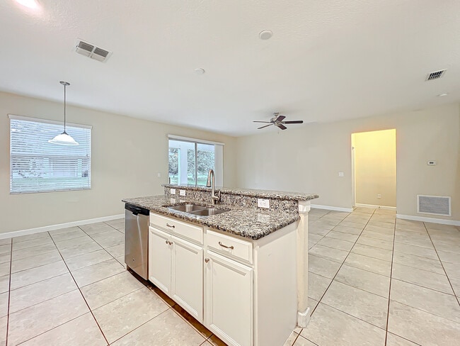 Building Photo - 15147 Driftwood Bend St
