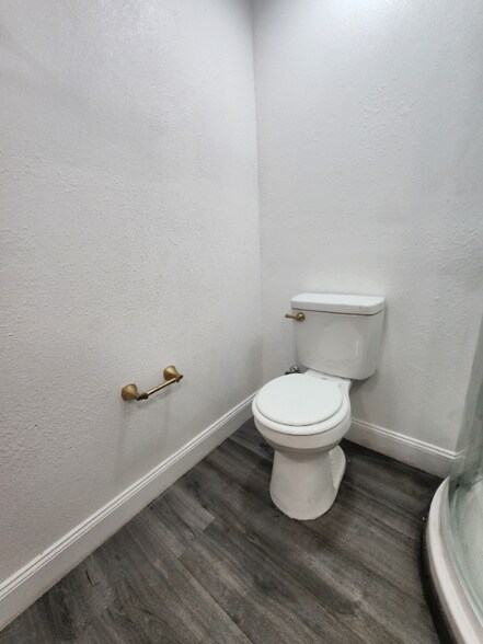 Building Photo - 2710 Marshall Dr