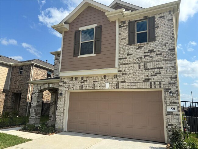 Building Photo - 4821 Vida Vis Dr