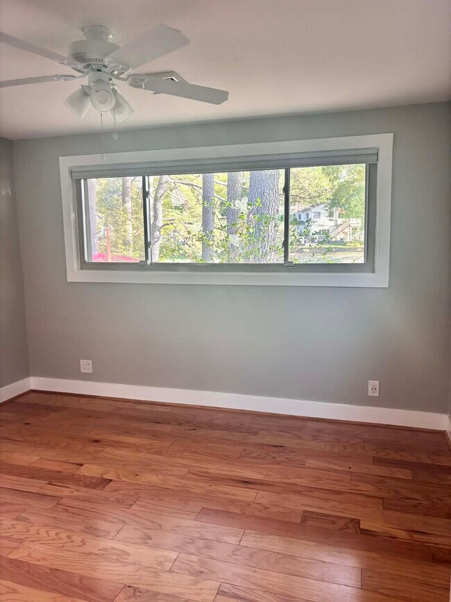 Building Photo - 339 Thole St