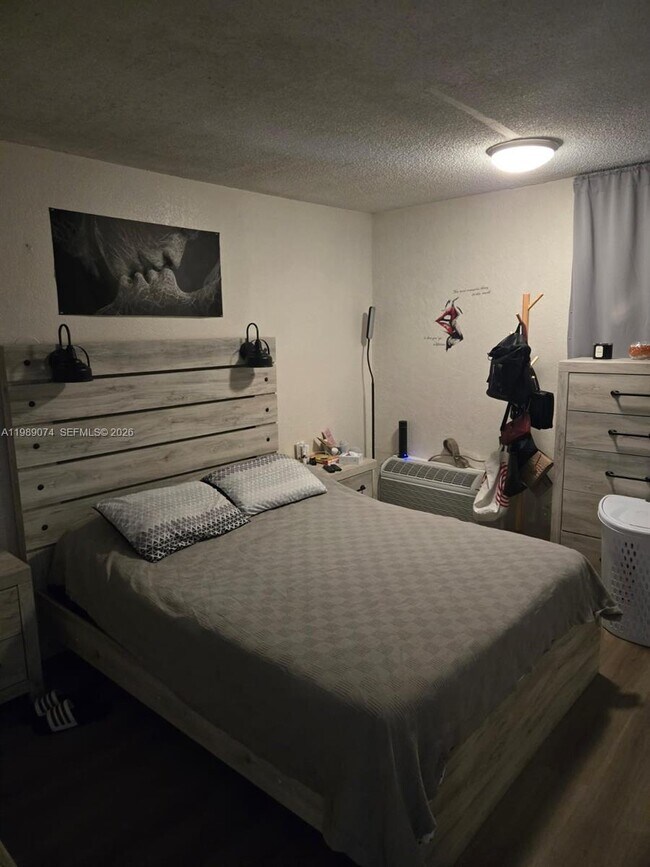 Building Photo - 16450 NW 2nd Ave