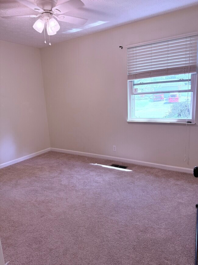 Building Photo - 5939 Westmere Dr