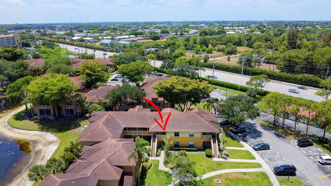 Building Photo - 4847 Via Palm Lakes