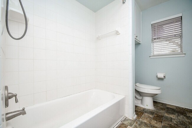 Building Photo - 11602 Dover St