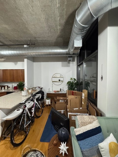 Building Photo - 900 N Kingsbury St