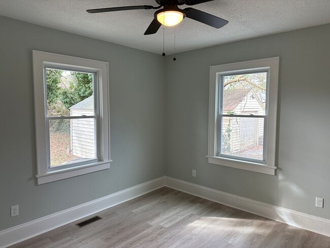 Building Photo - Beautifully Remodeled 4-bedroom Cape Cod -...