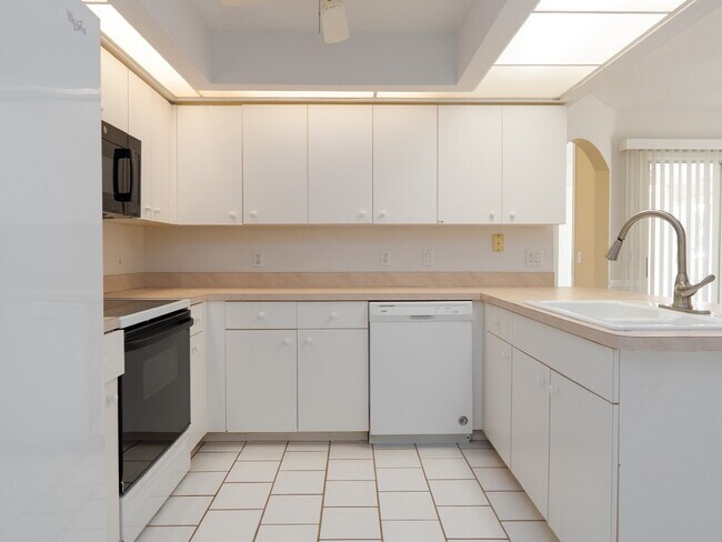 Building Photo - RENT THIS HOME WITH ZERO DEPOSIT