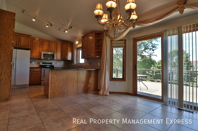 Building Photo - 2726 S Avondale Ct