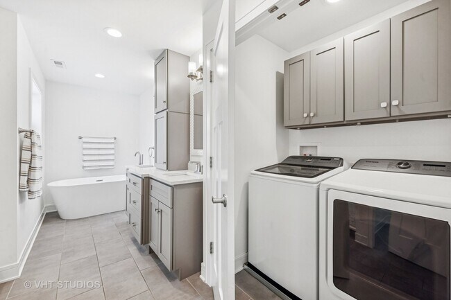 Building Photo - 297 Highland Ave