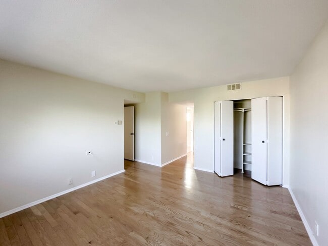 Building Photo - ~POOL HOME~ For Rent in Mission Viejo! 5 Bedrooms!