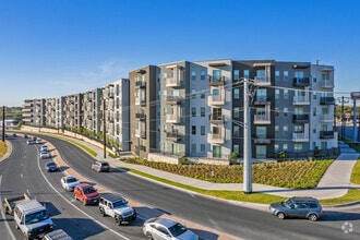 Building Photo - Atlas North Lamar